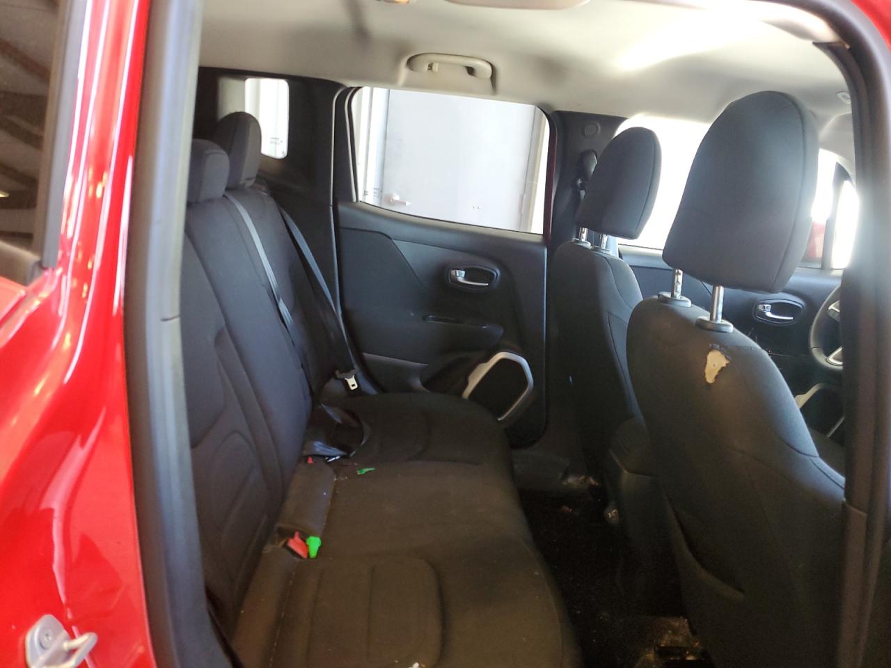 2018 Jeep Renegade - Image 10