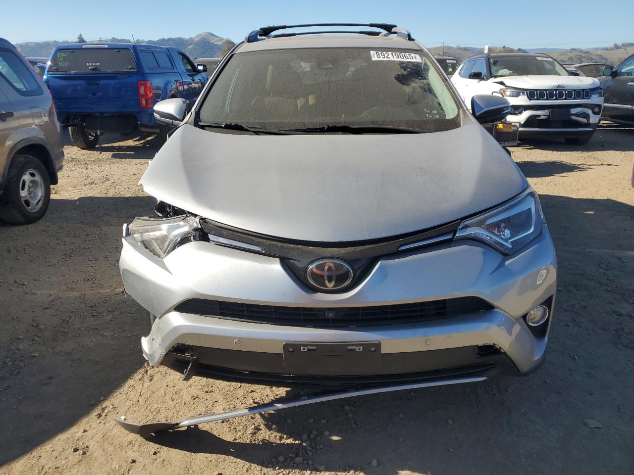 2017 Toyota RAV 4 - Image 5