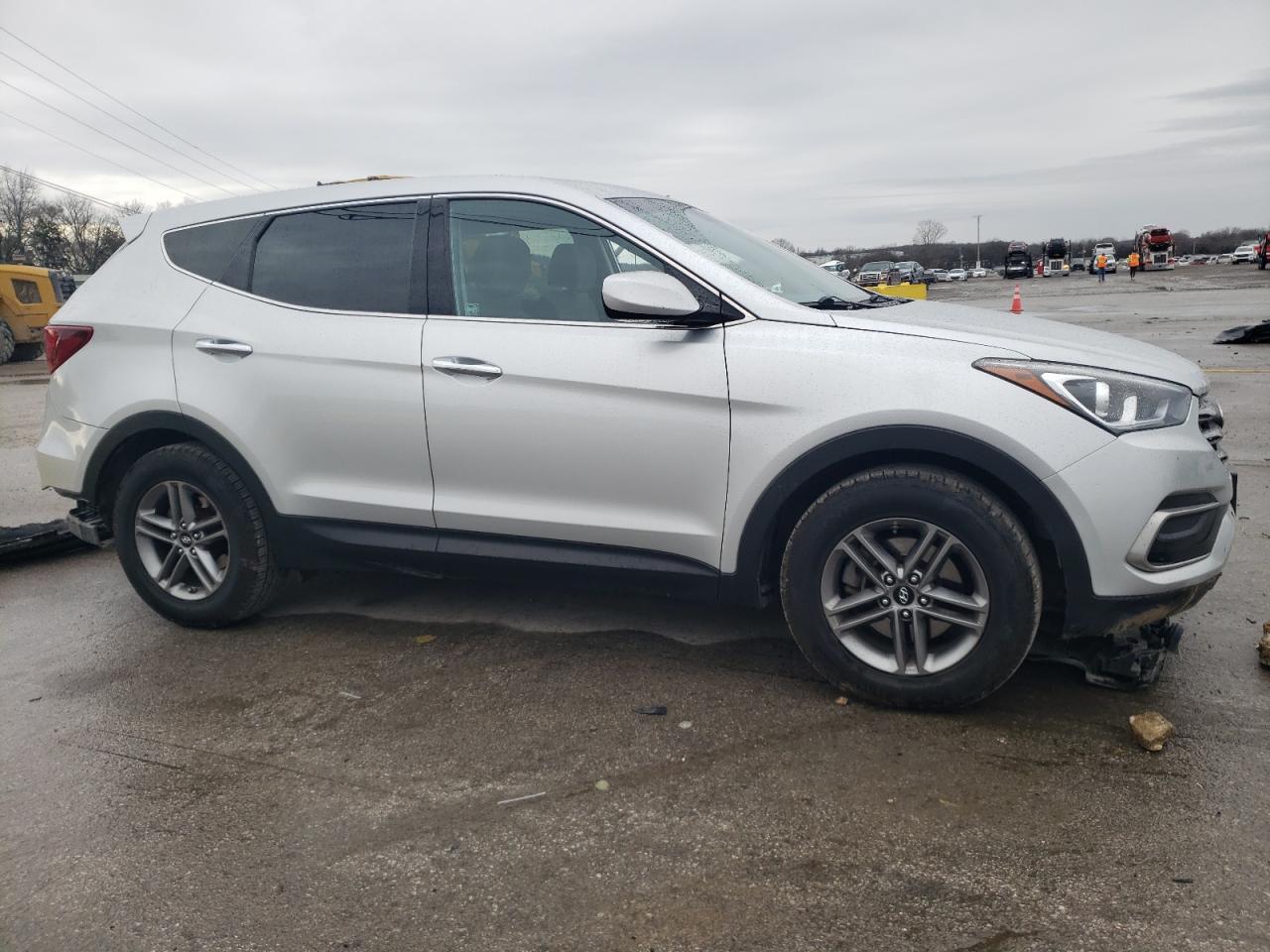 2017 Hyundai Santa Fe - Image 4