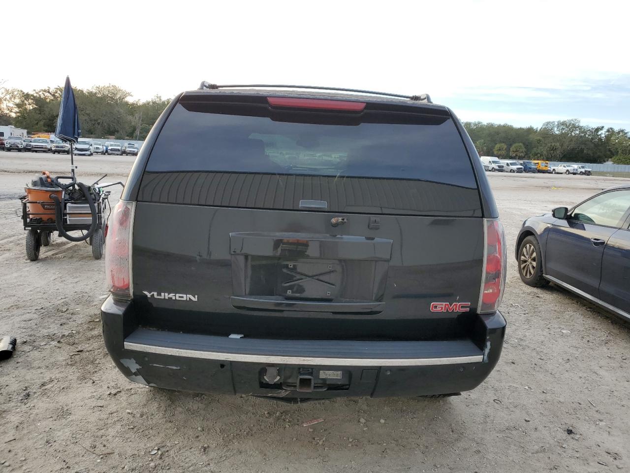 2007 GMC Yukon - Image 6