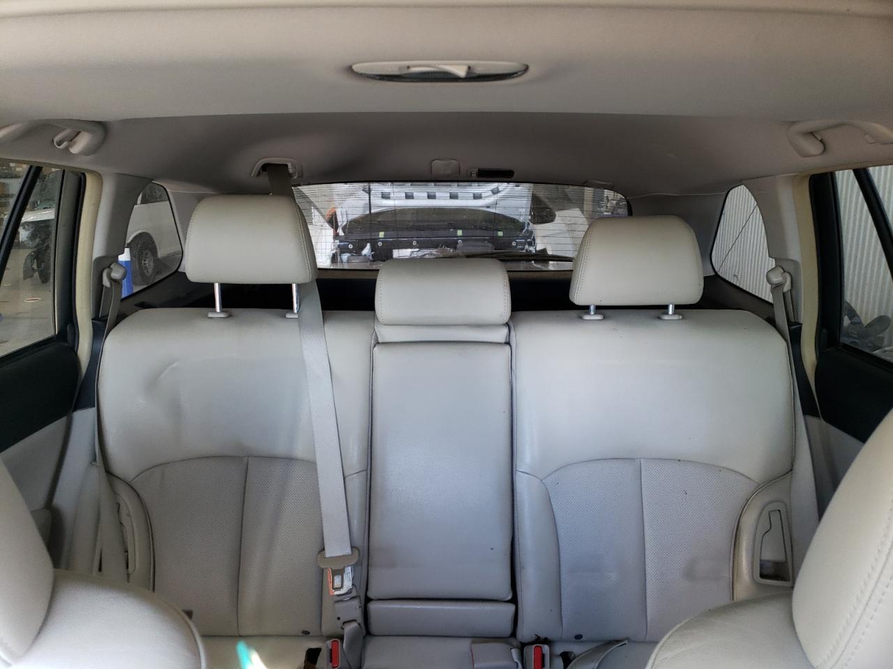 2013 Subaru Outback - Image 10