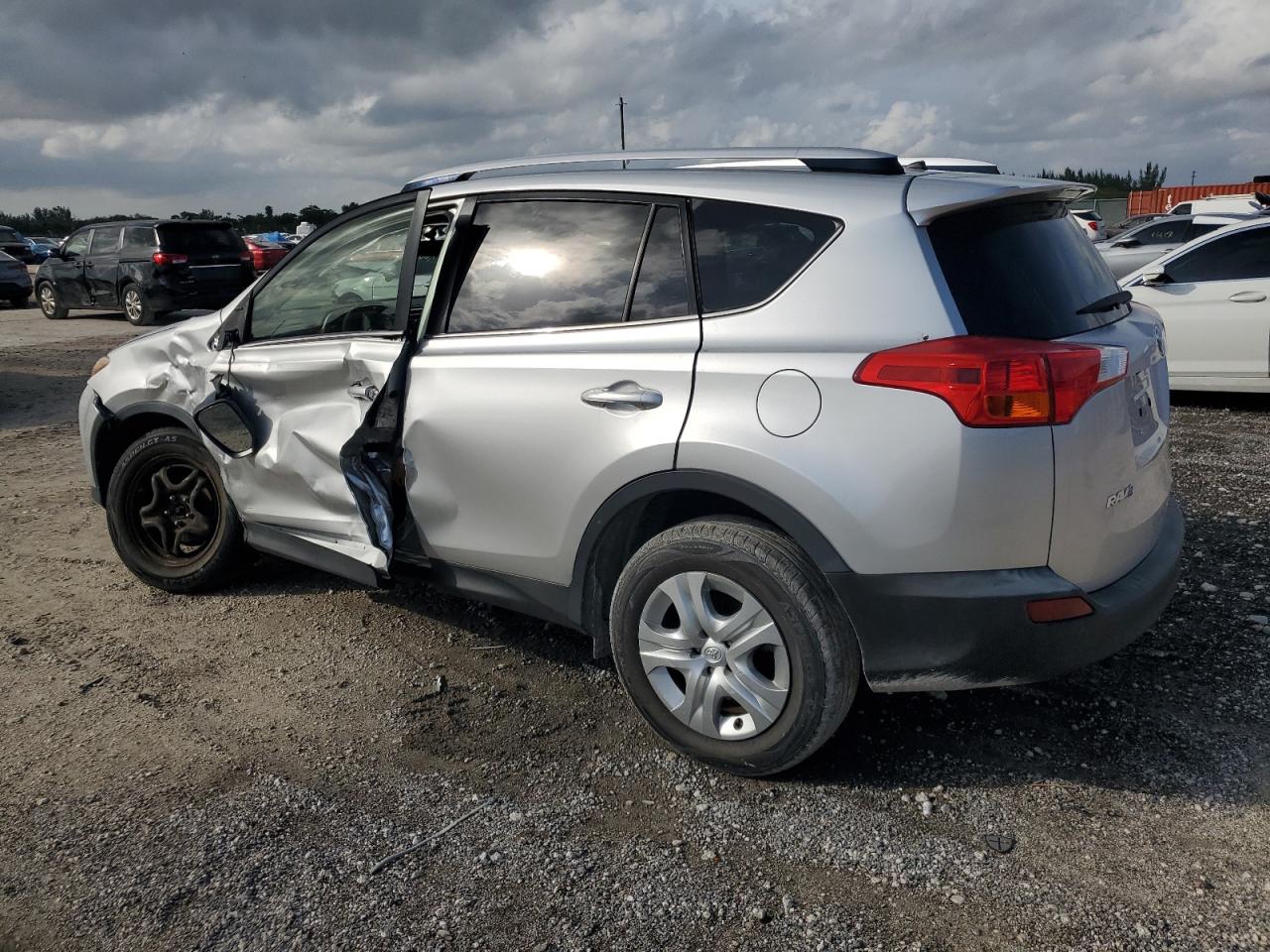2015 Toyota RAV 4 - Image 2