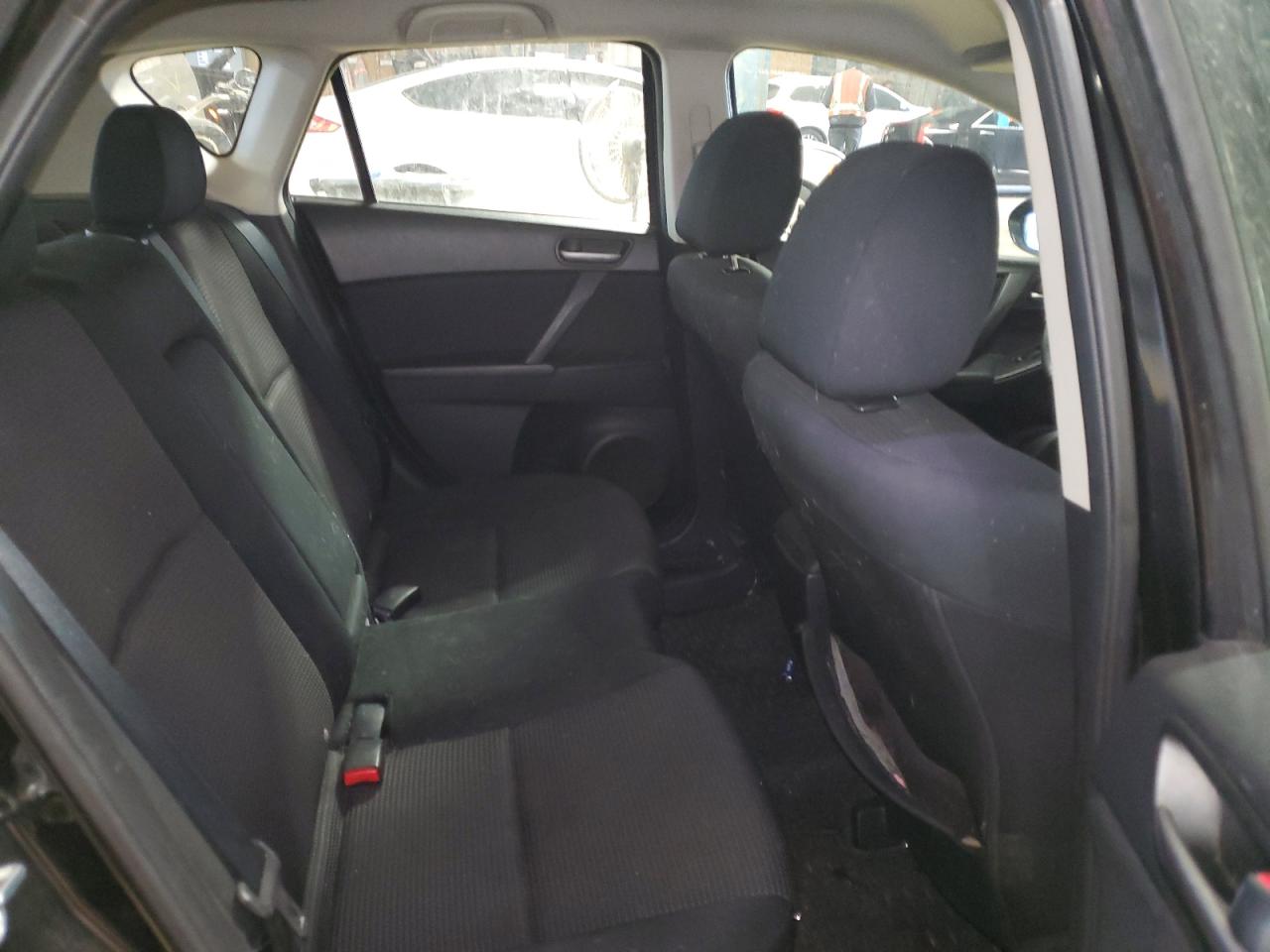 2013 Mazda 3 - Image 10