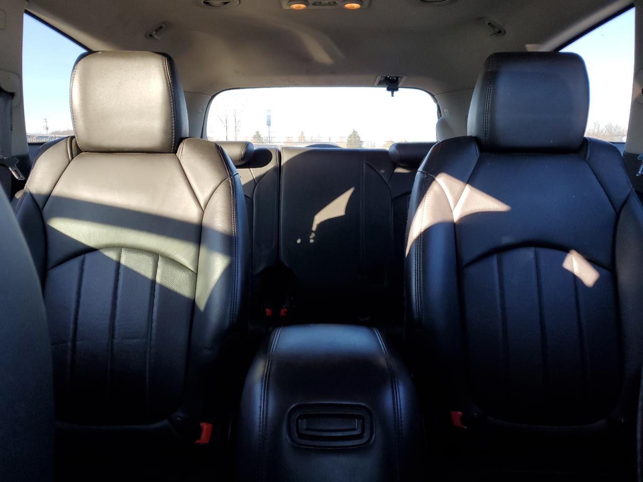 2011 Buick Enclave - Image 10
