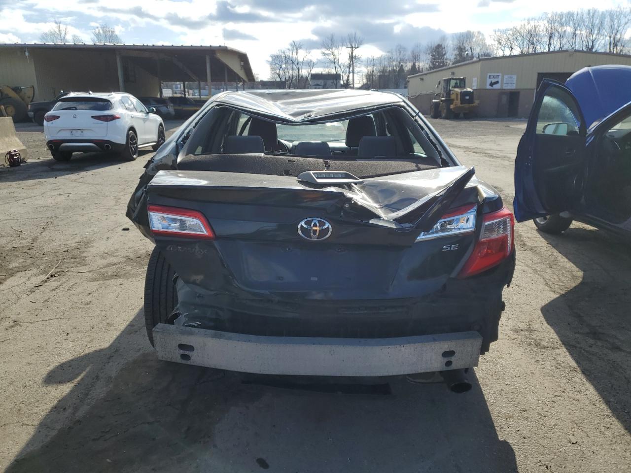 2014 Toyota Camry - Image 6