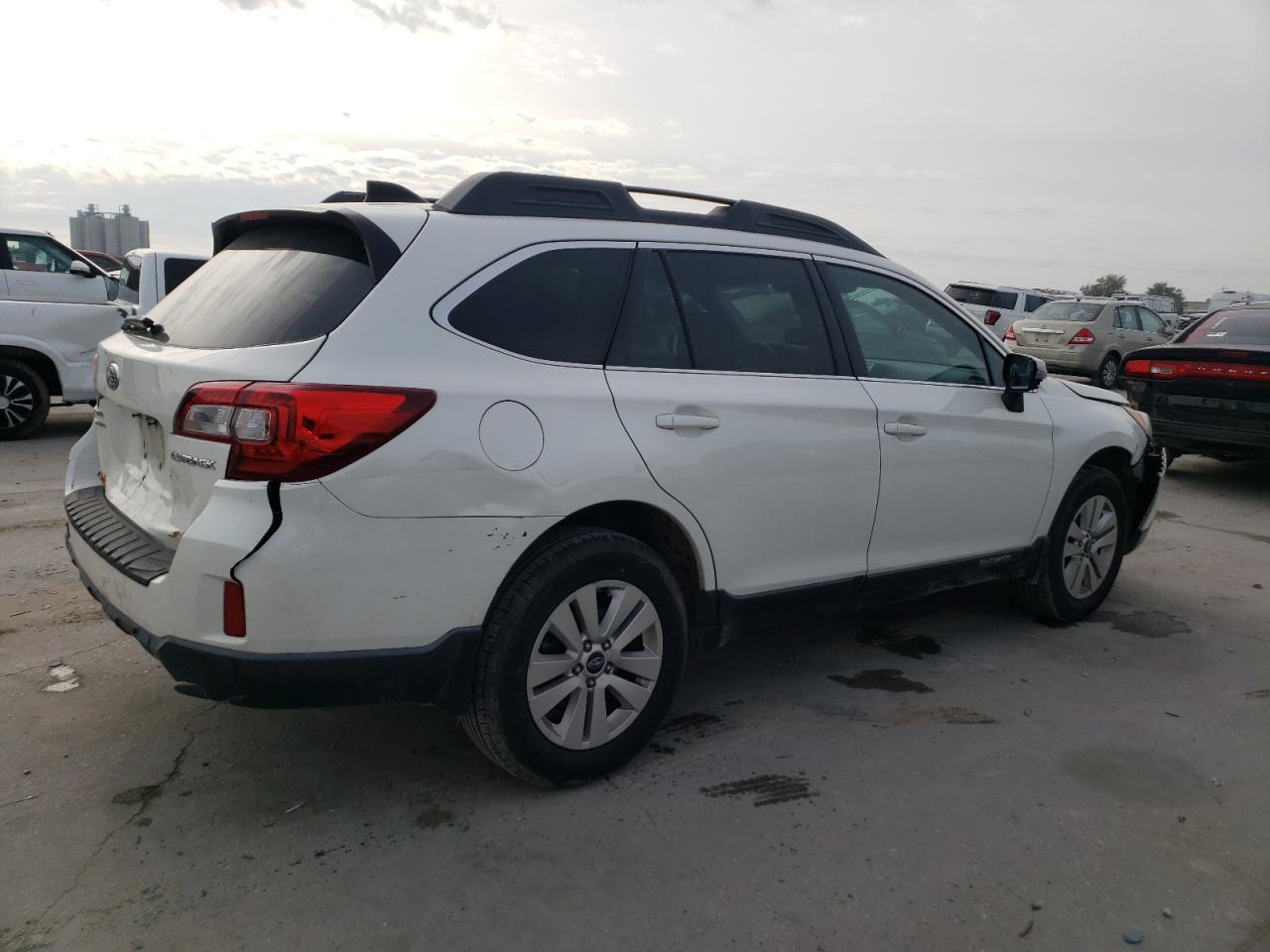 2016 Subaru Outback - Image 3