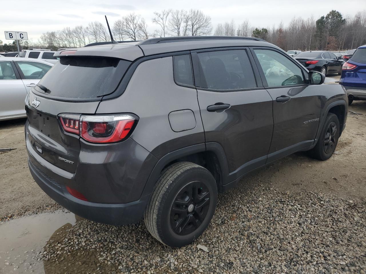 2018 Jeep Compass - Image 3