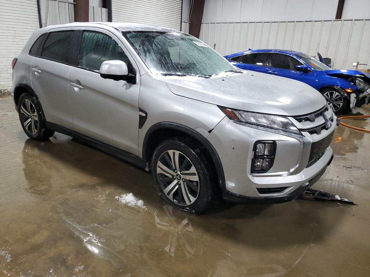 2024 Mitsubishi Outlander - Image 4