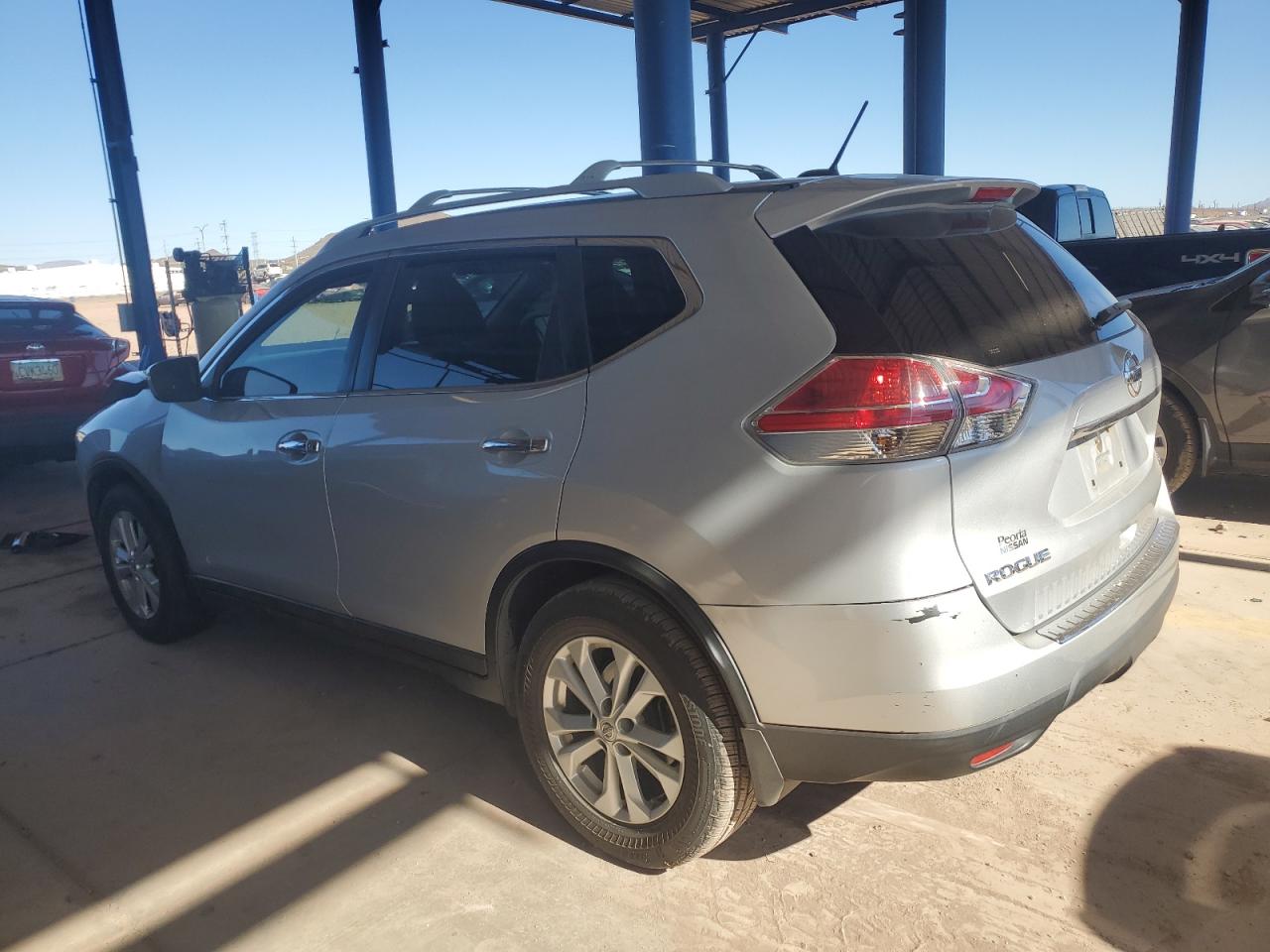 2016 Nissan Rogue - Image 2