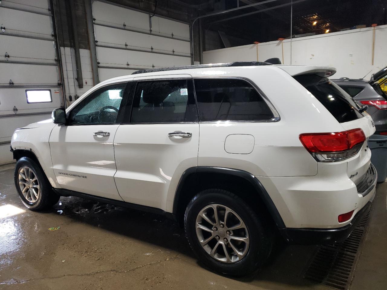 2015 Jeep Grand Cherokee - Image 2
