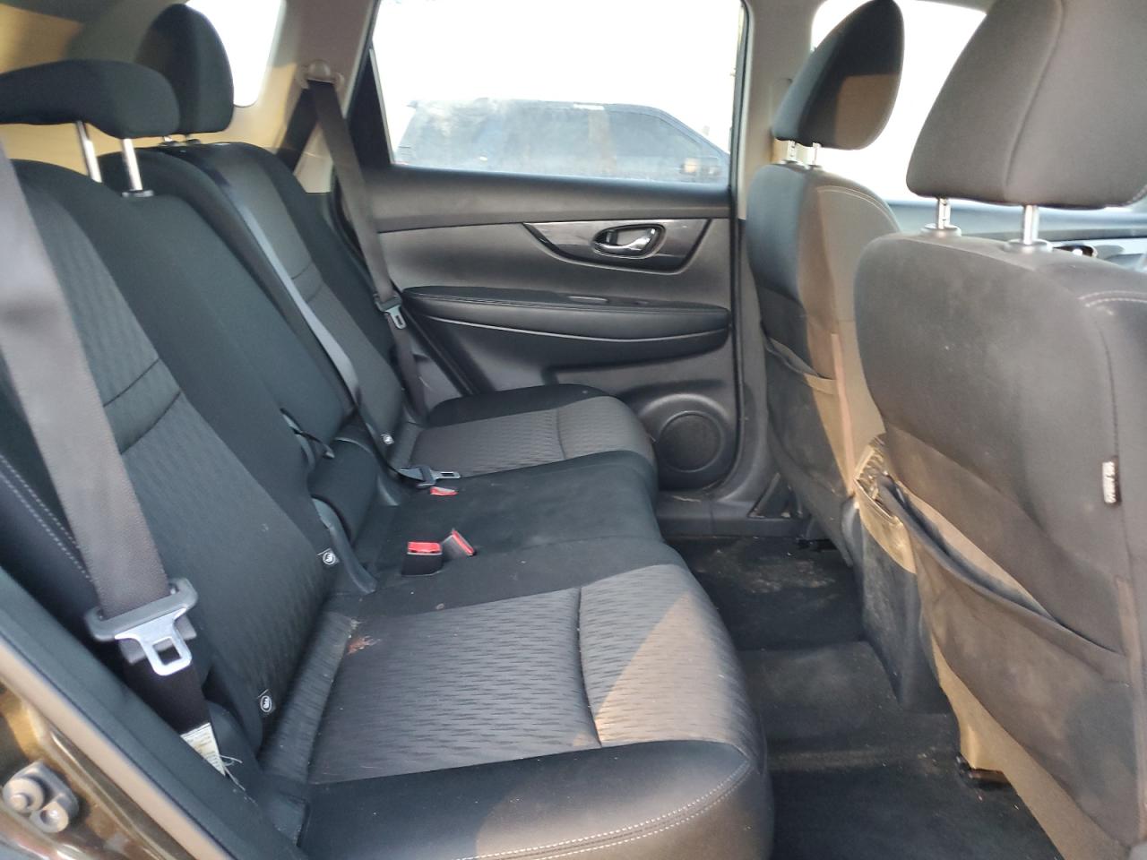 KNMAT2MT8HP519912 NISSAN ROGUE 2017