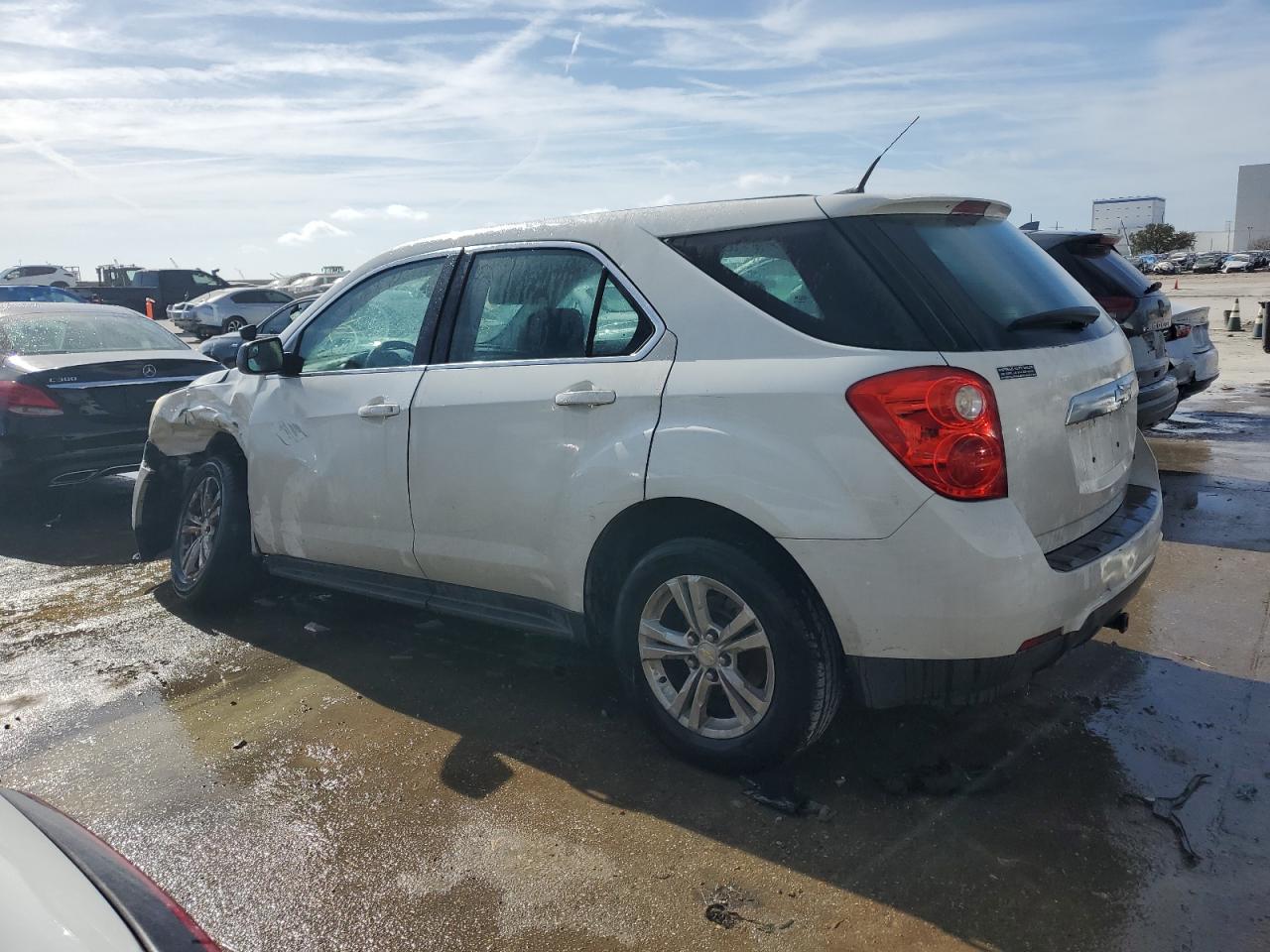 2012 Chevrolet Equinox - Image 2