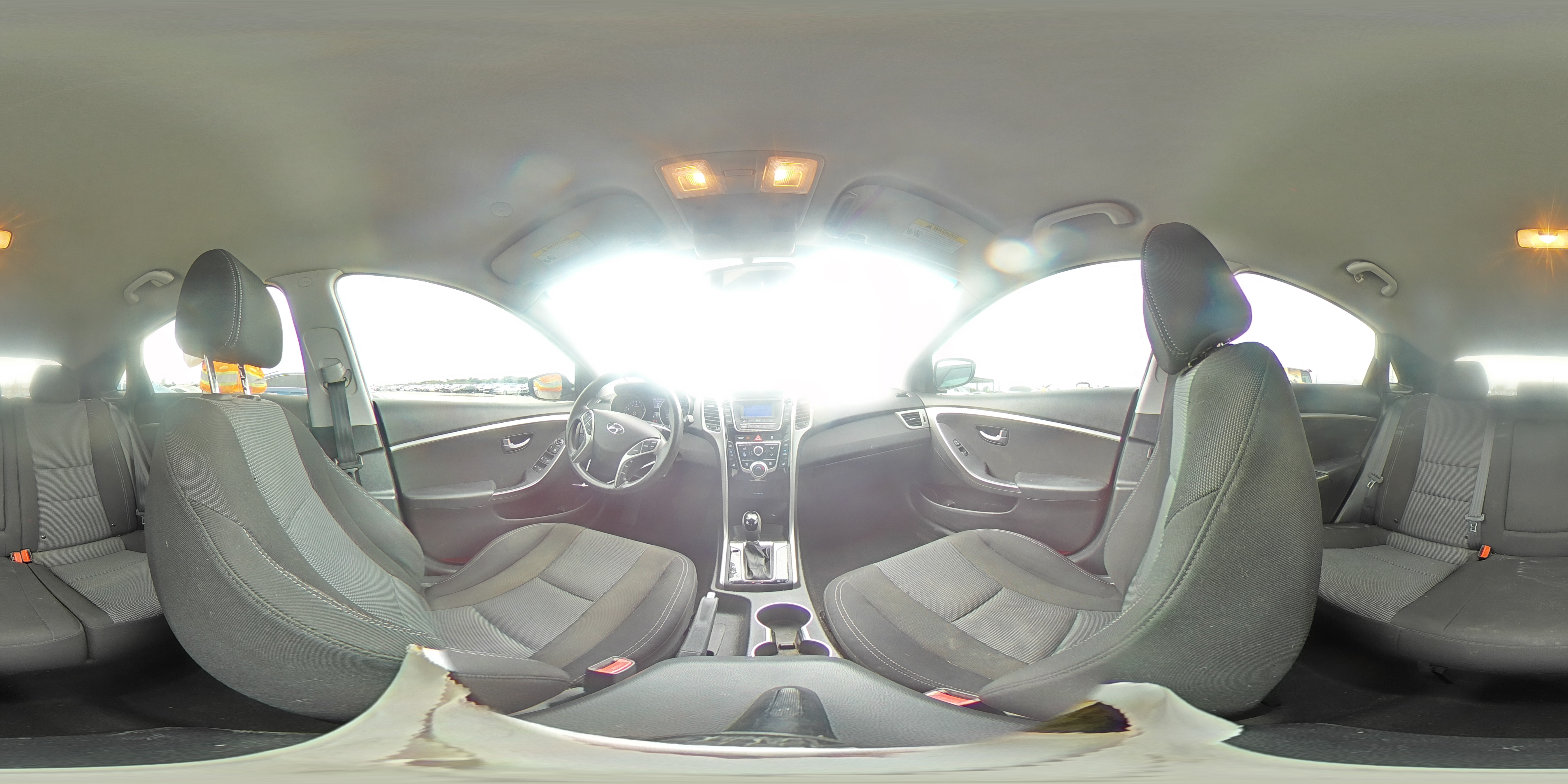 2013 Hyundai Elantra - Image 12