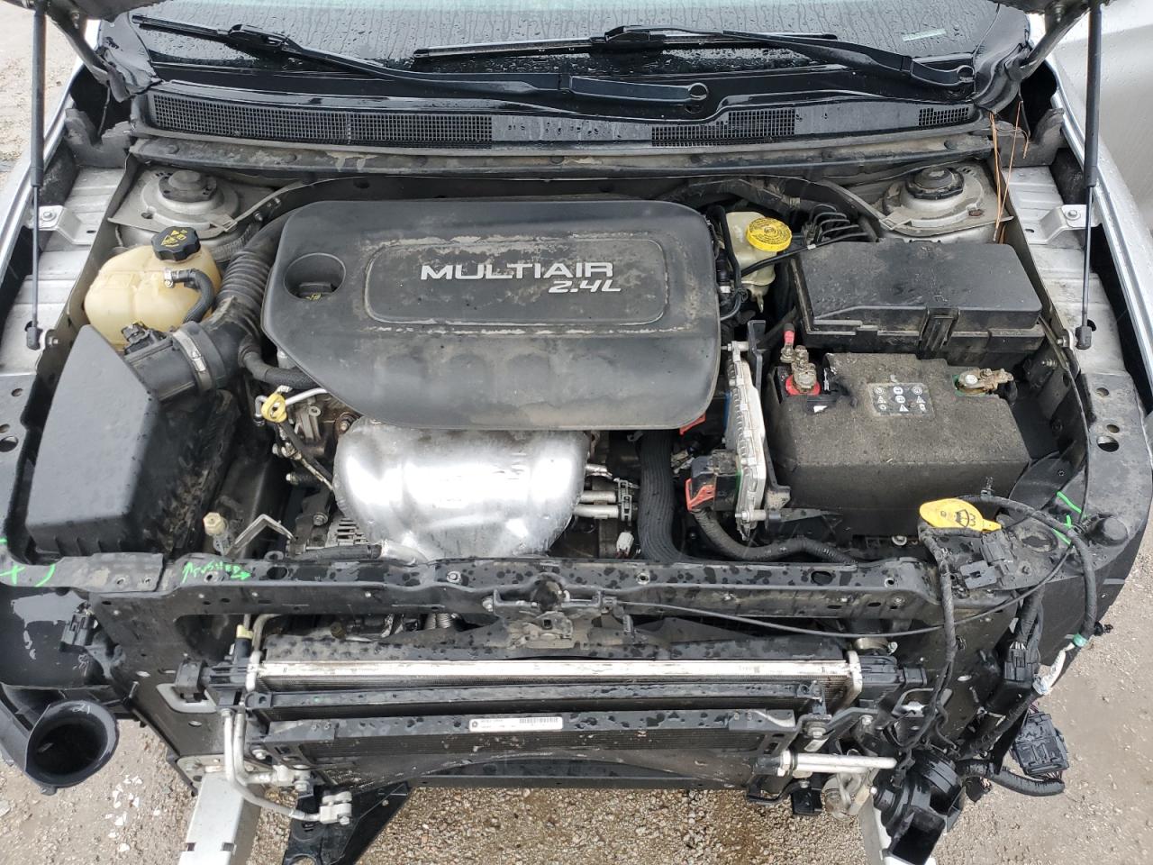 2015 Chrysler 200 - Image 13