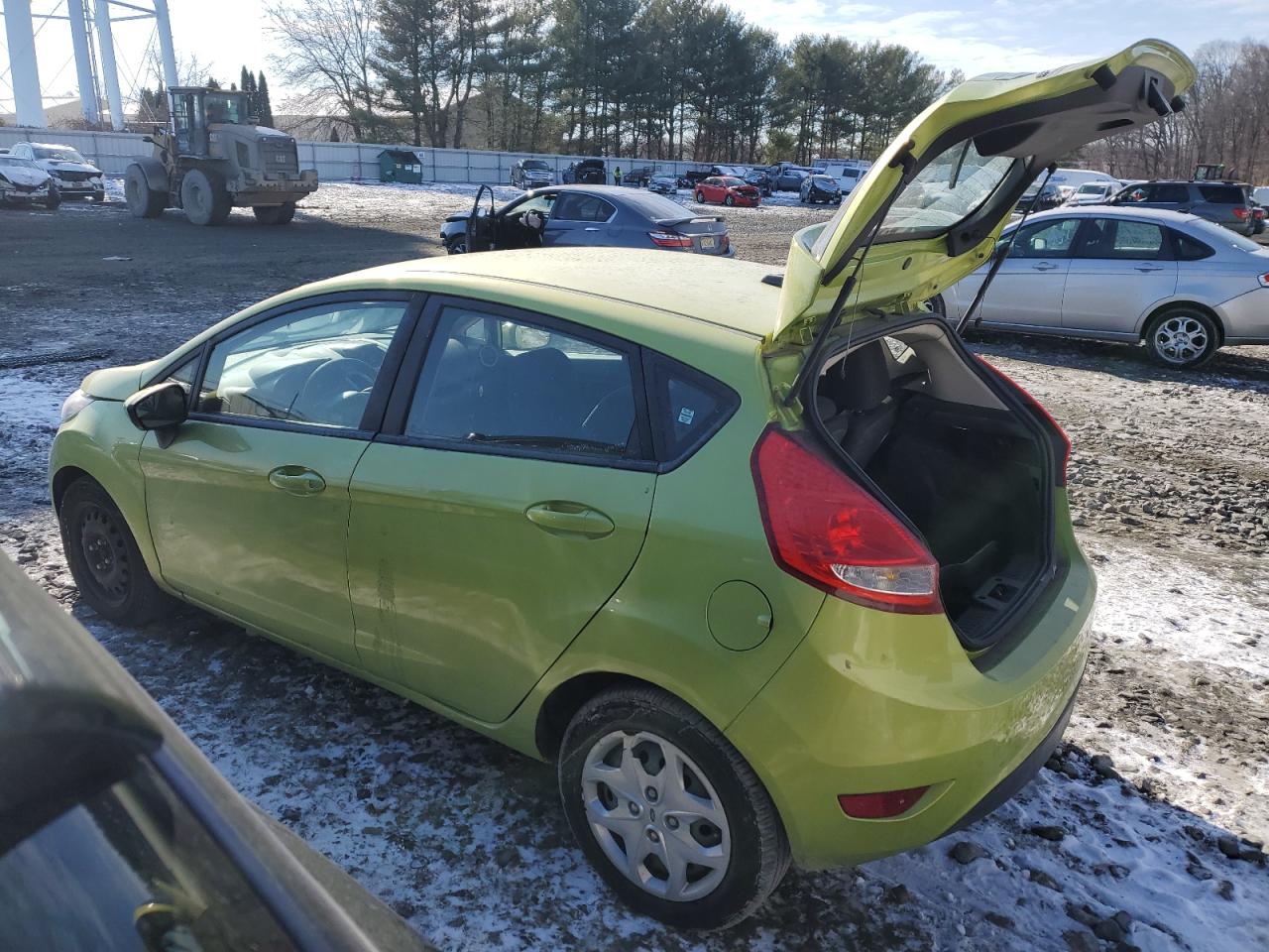 2011 Ford Fiesta - Image 2