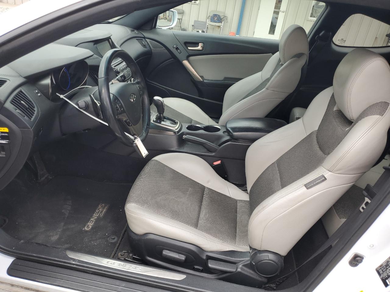 2014 Hyundai Genesis - Image 7