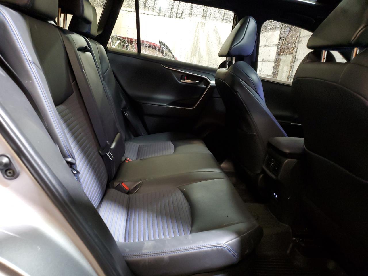 2023 Toyota RAV 4 - Image 11