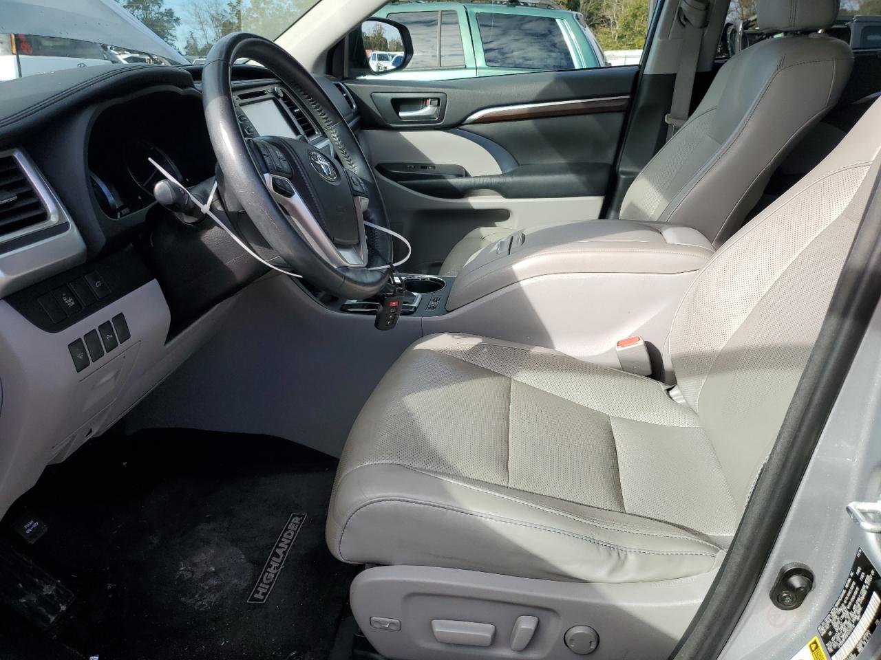 2015 Toyota Highlander - Image 7