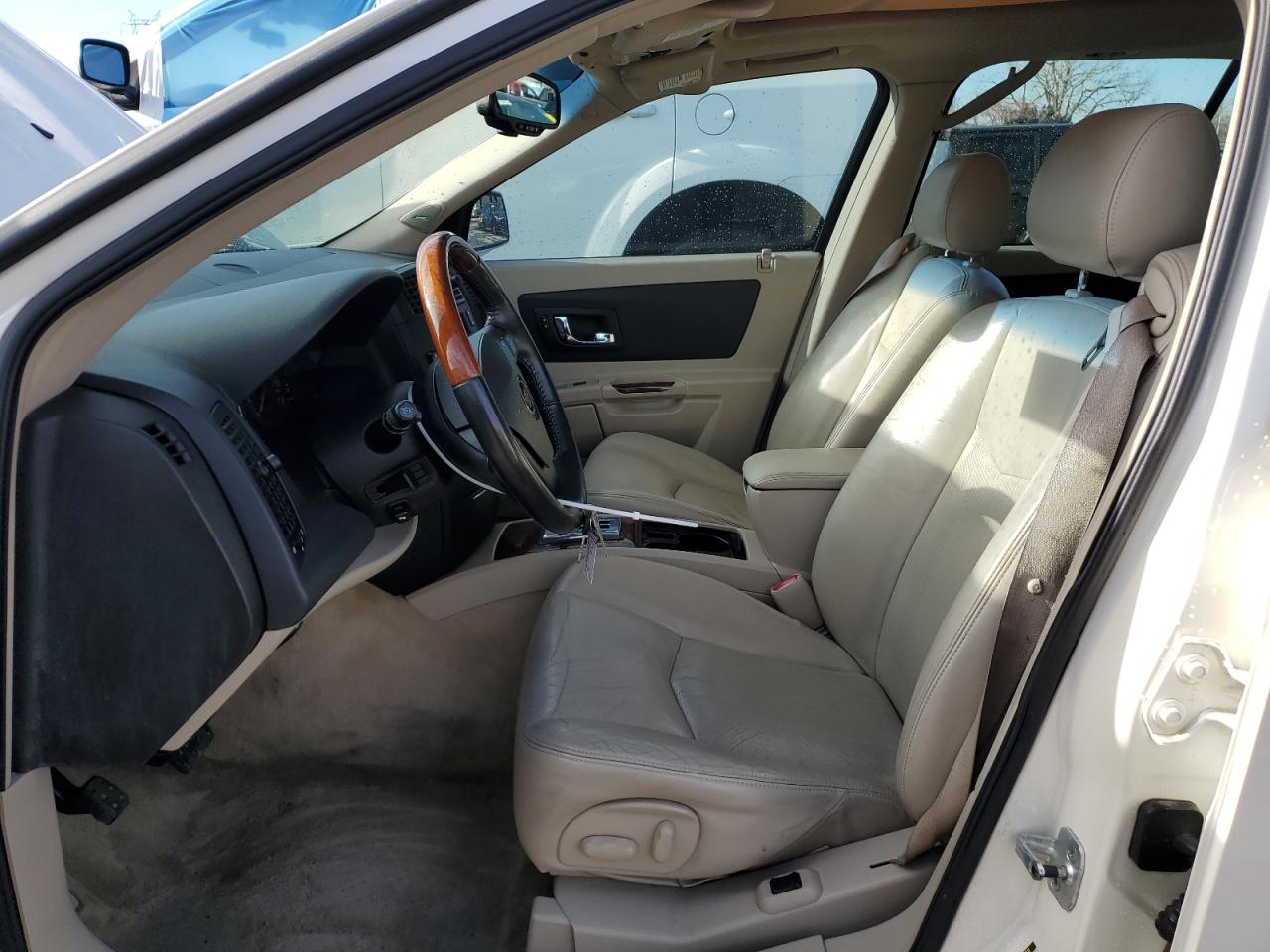 2004 Cadillac SRX - Image 7