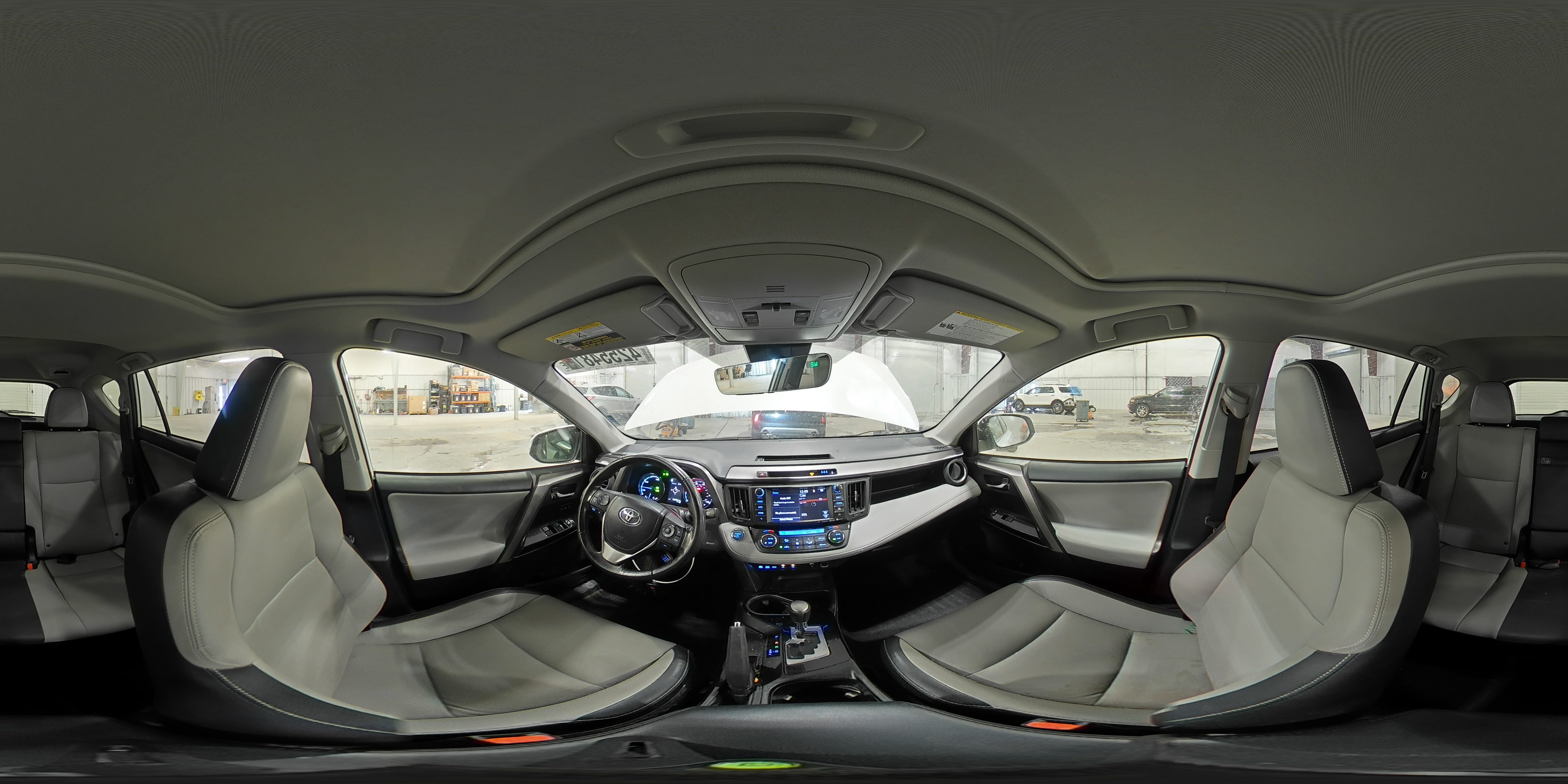 2018 Toyota RAV 4 - Image 13
