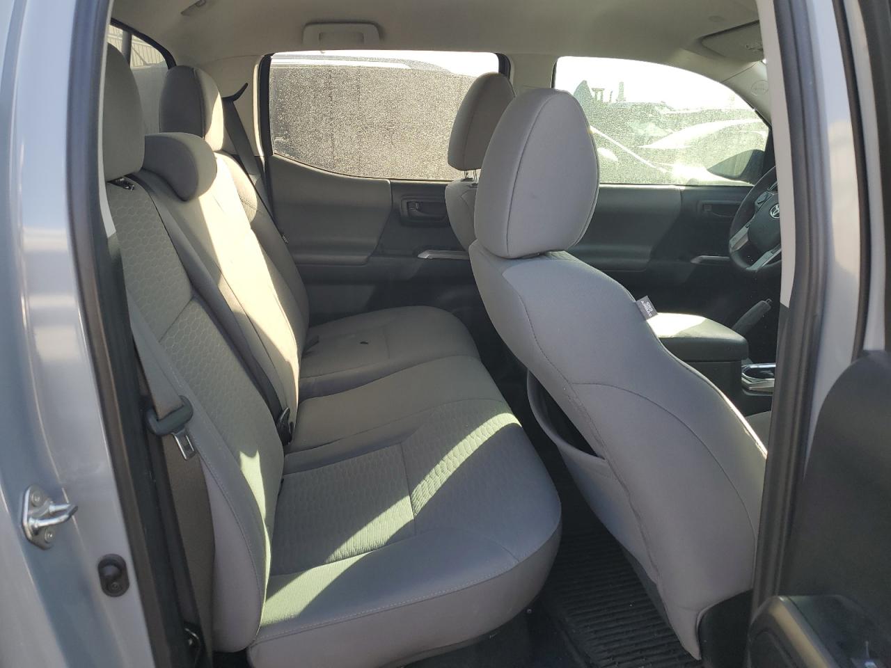 2019 Toyota Tacoma - Image 10
