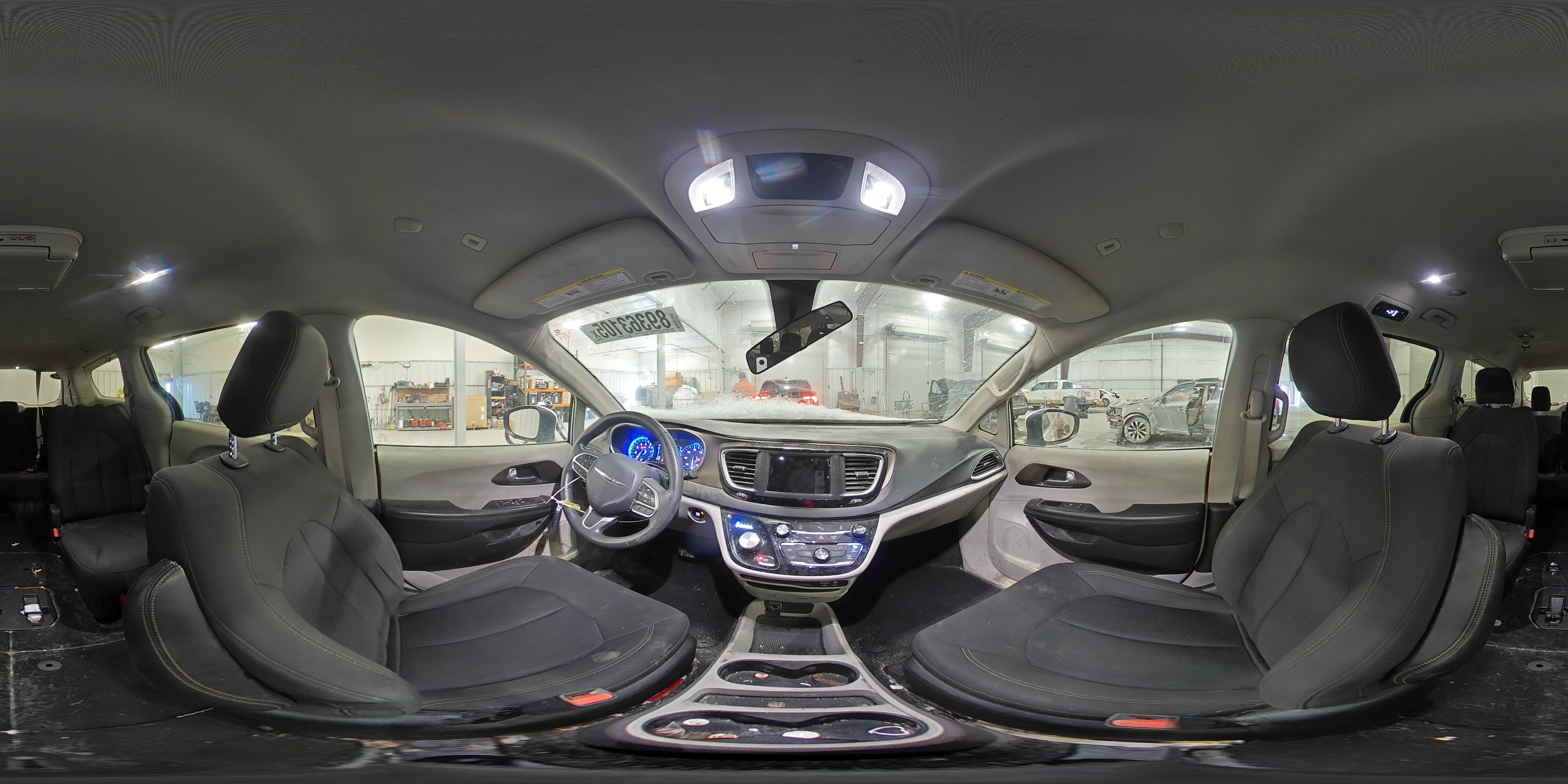 2018 Chrysler Pacifica - Image 14