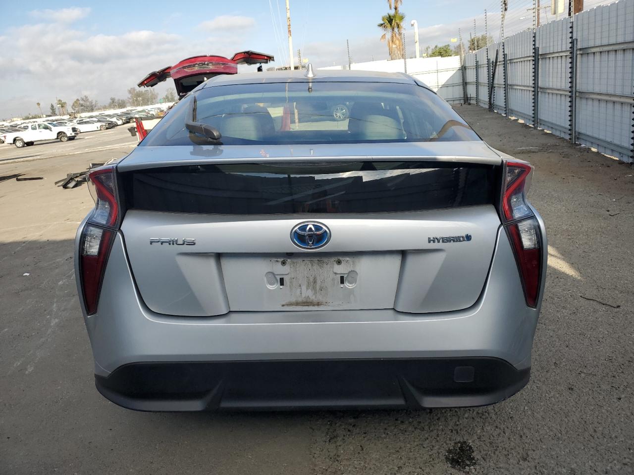 2016 Toyota Prius - Image 6
