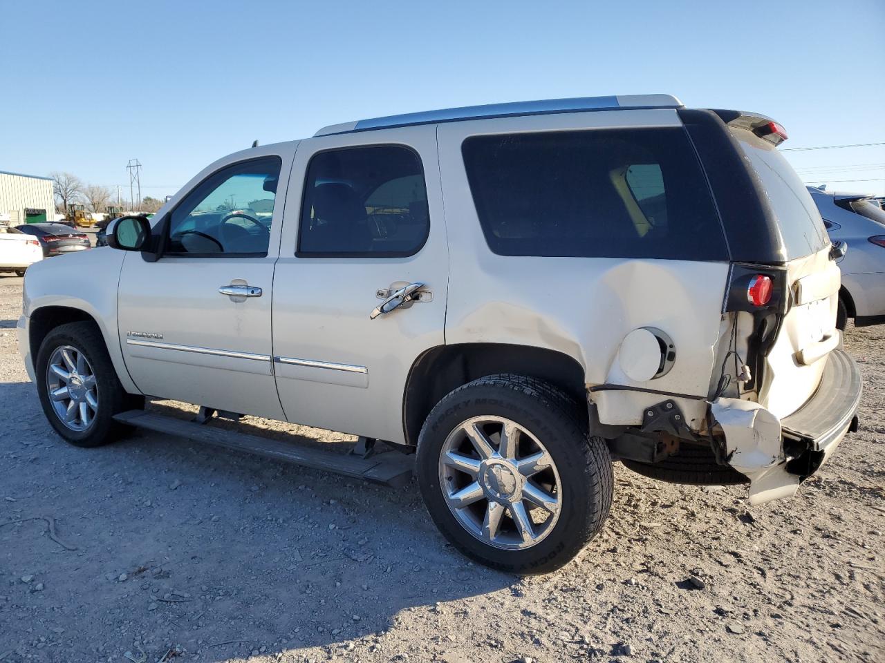 2009 GMC Yukon - Image 2
