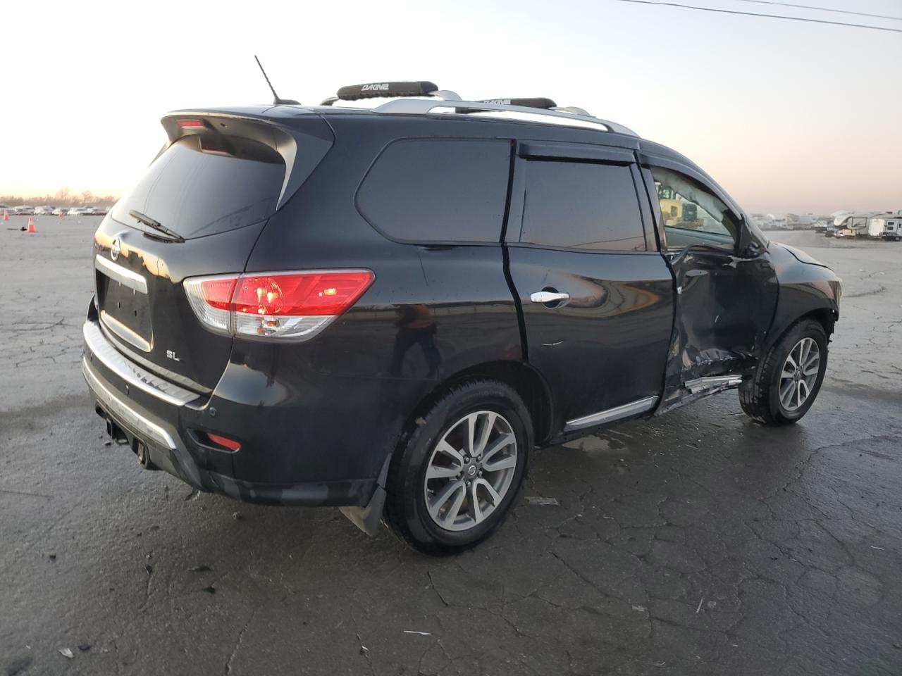 2013 Nissan Pathfinder - Image 3