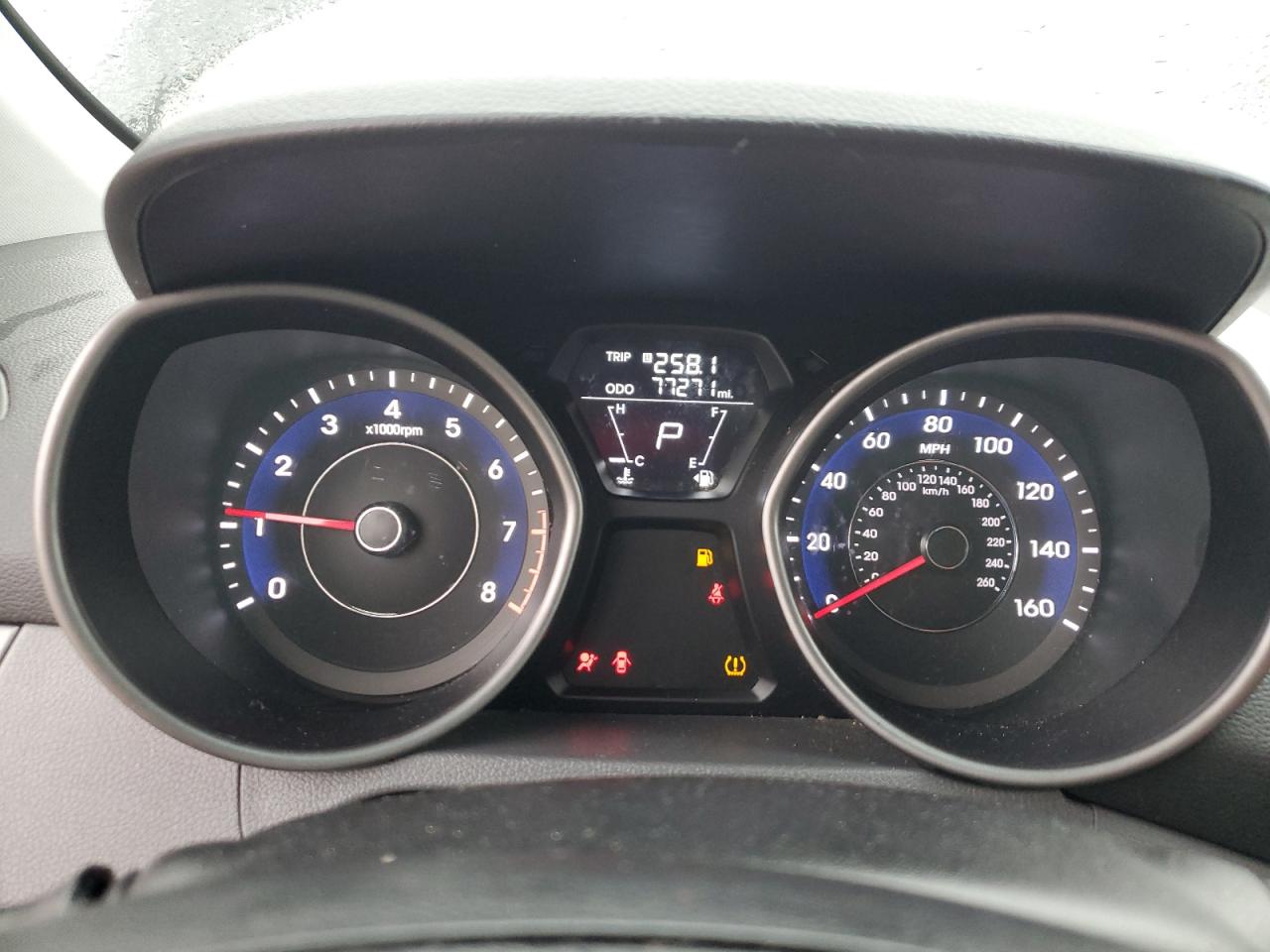 2013 Hyundai Elantra - Image 9