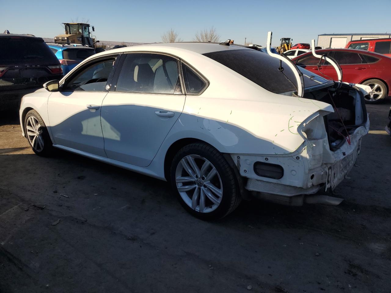 2019 Volkswagen Passat - Image 2
