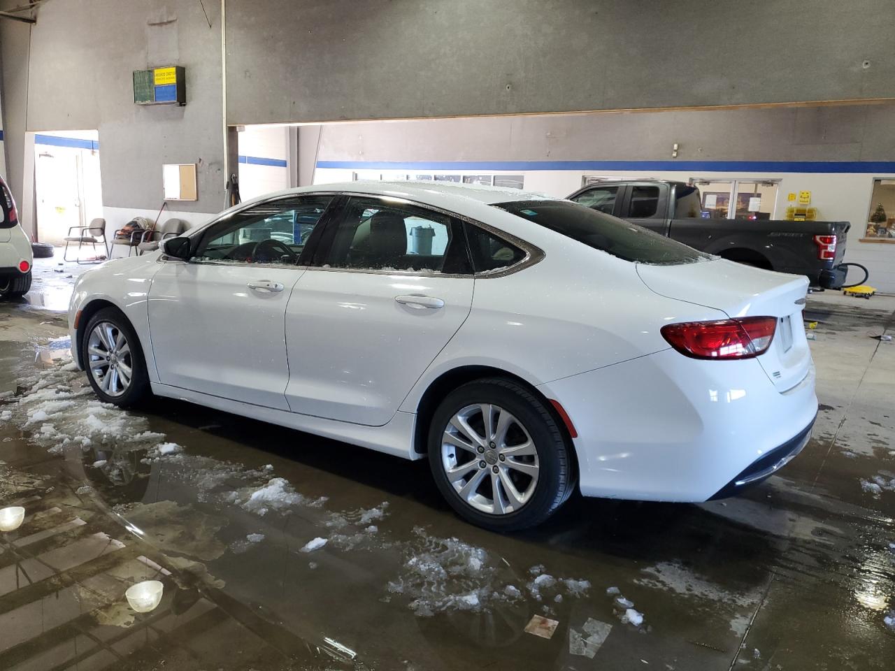 VIN 1C3CCCAB1GN132188 2016 CHRYSLER 200 no.2