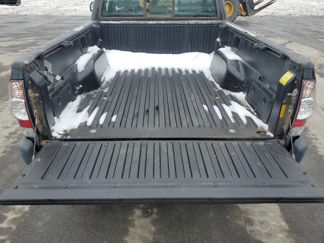 2010 Toyota Tacoma - Image 10