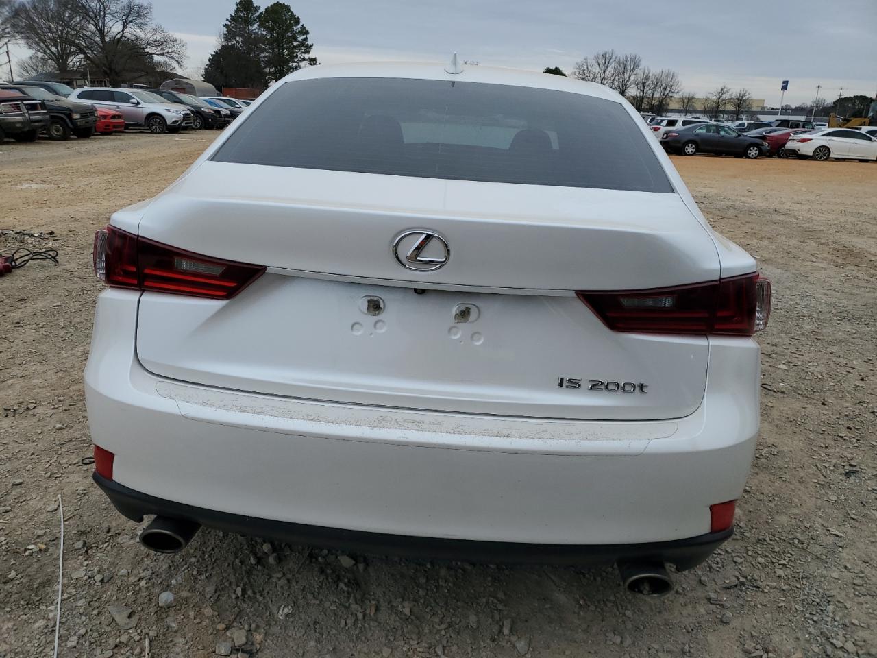 2016 Lexus IS - Image 6