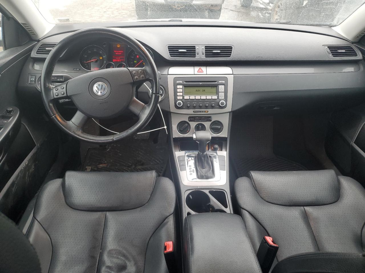 2007 Volkswagen Passat - Image 8