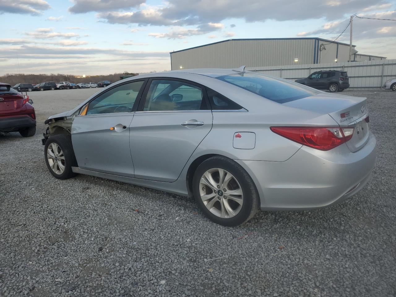 2011 Hyundai Sonata - Image 2