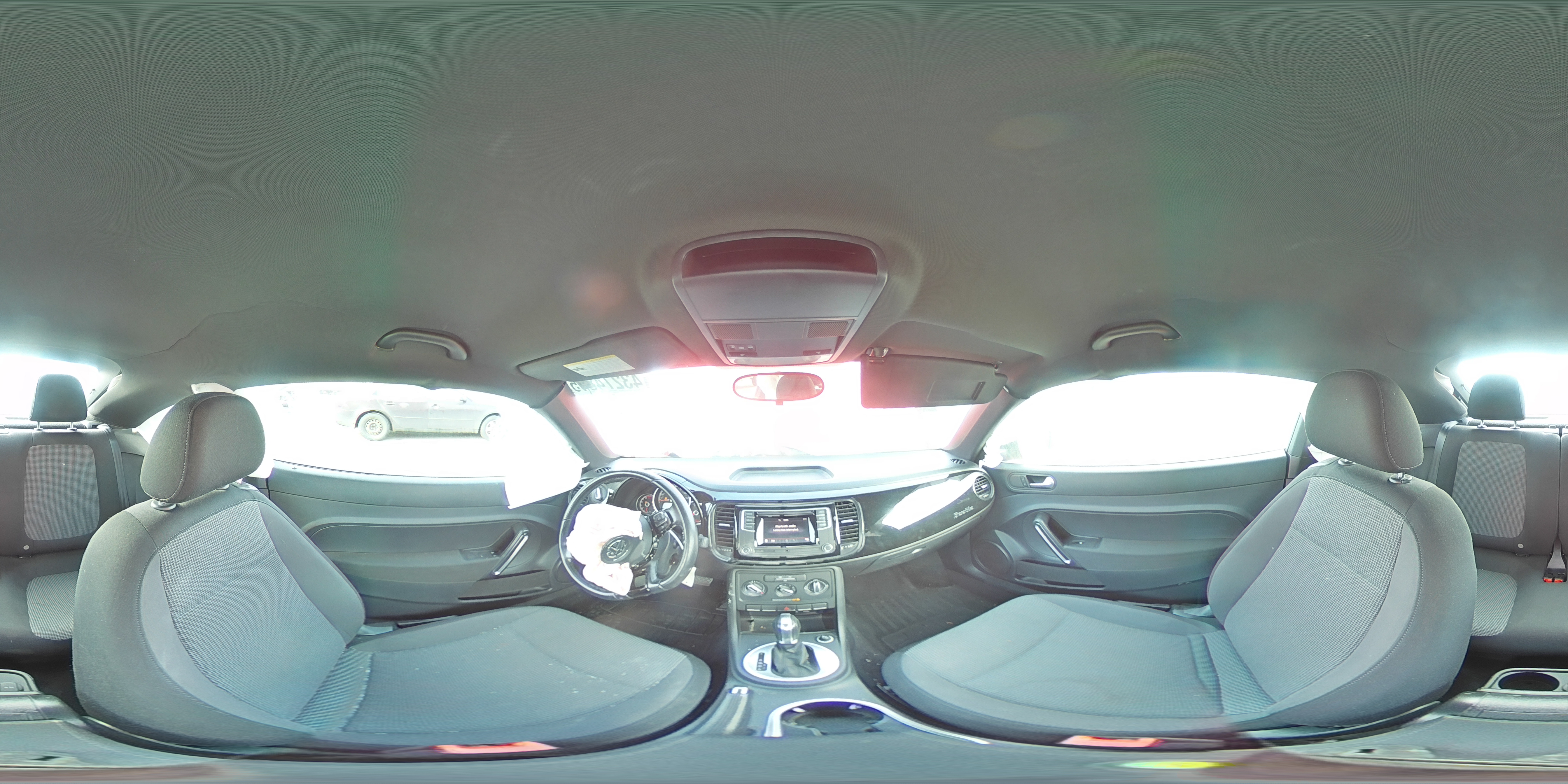 2018 Volkswagen Beetle - Image 13