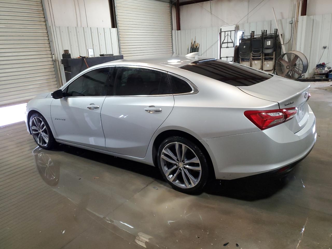 2022 Chevrolet Malibu - Image 2