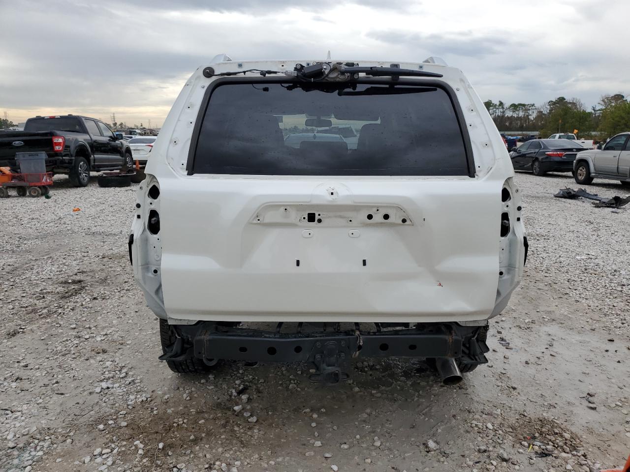 2018 Toyota 4Runner Sr5 VIN: JTEZU5JR0J5167917 Lot: 84085294