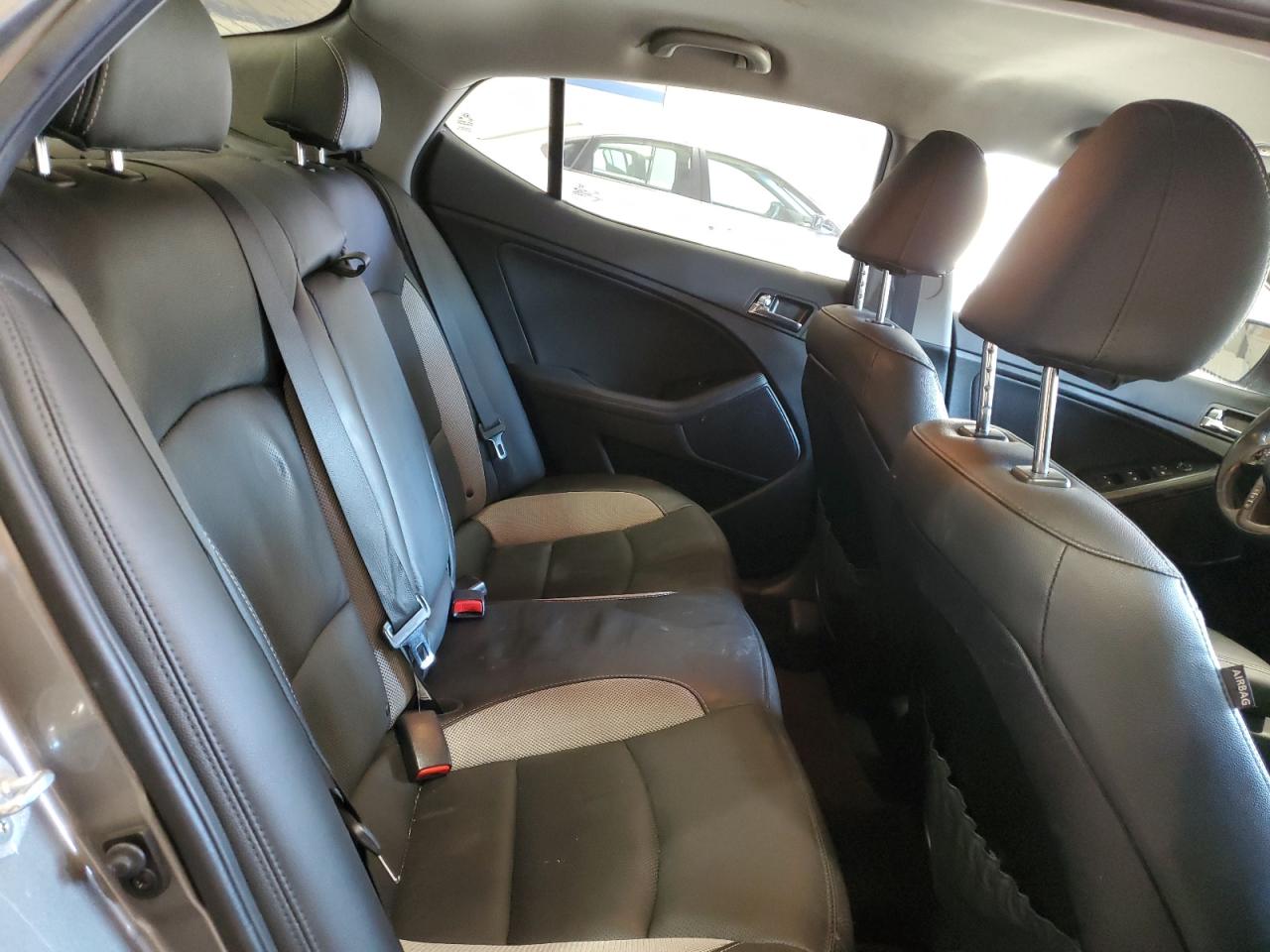 2012 Kia Optima - Image 10