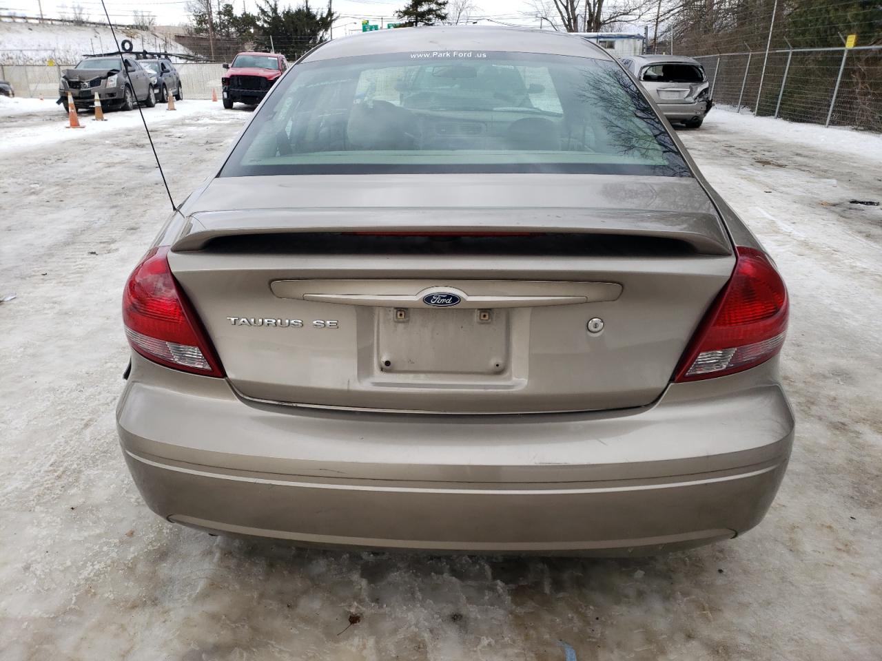 2005 Ford Taurus - Image 6