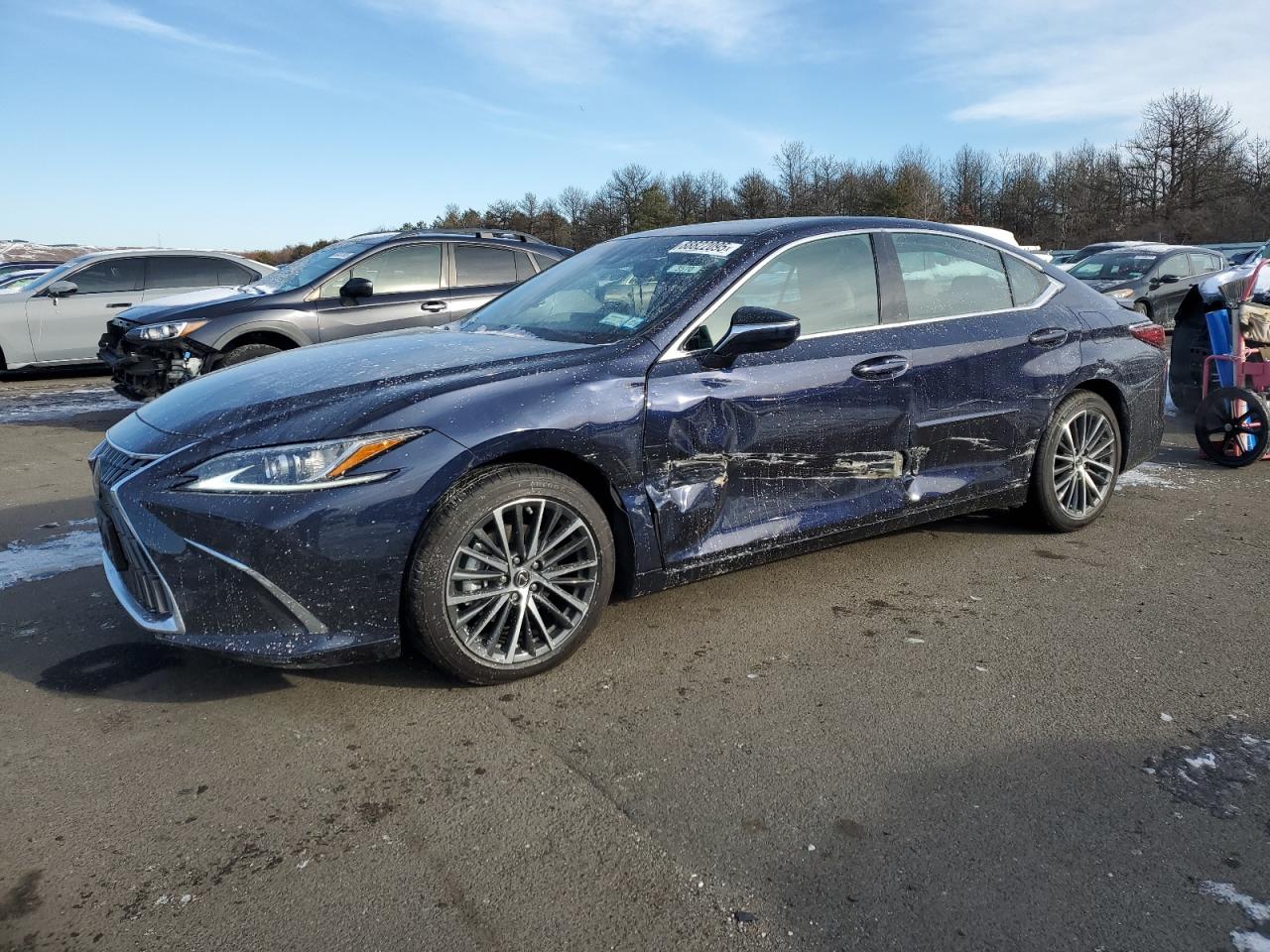 2023 Lexus ES - Image 1