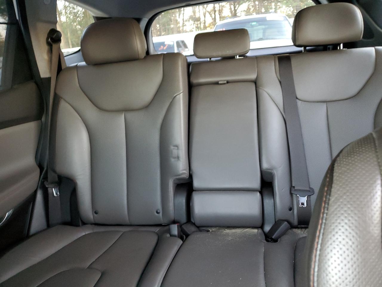 2020 Hyundai Santa Fe - Image 10
