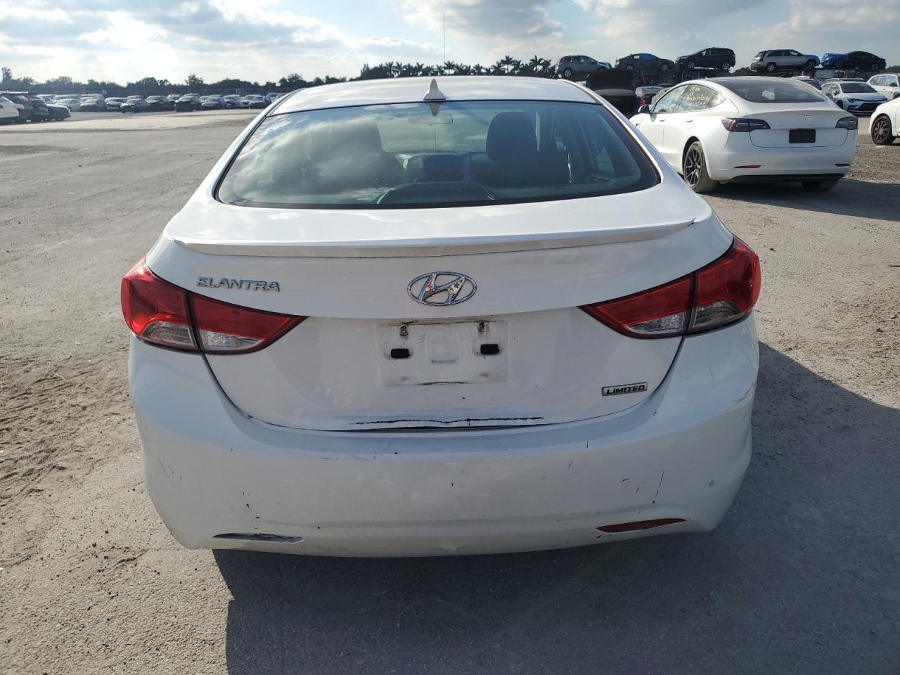 2012 Hyundai Elantra - Image 6