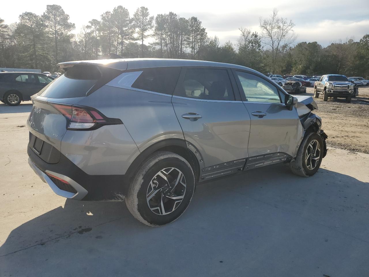 2023 Kia Sportage - Image 3
