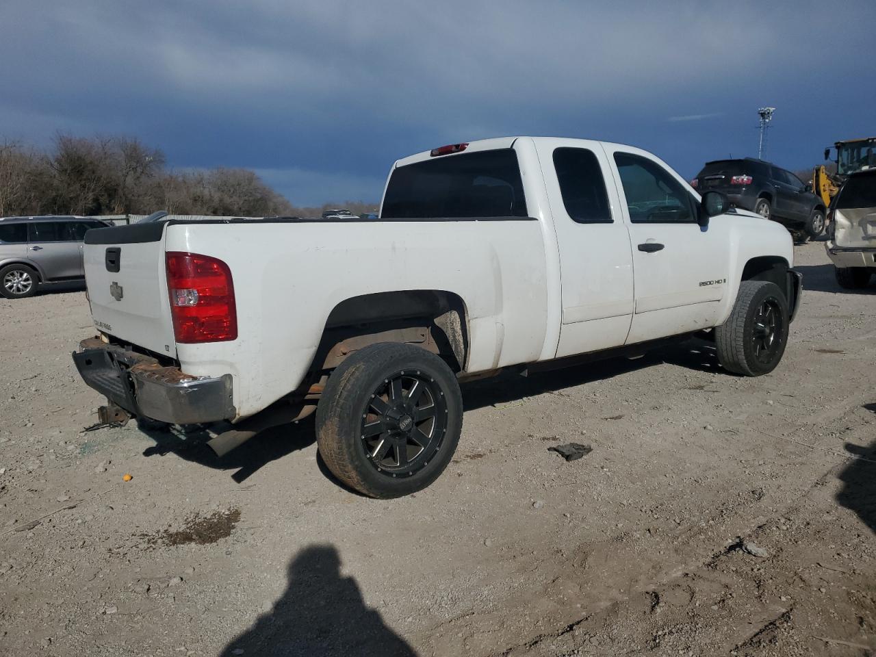 2008 Chevrolet Silverado - Image 3