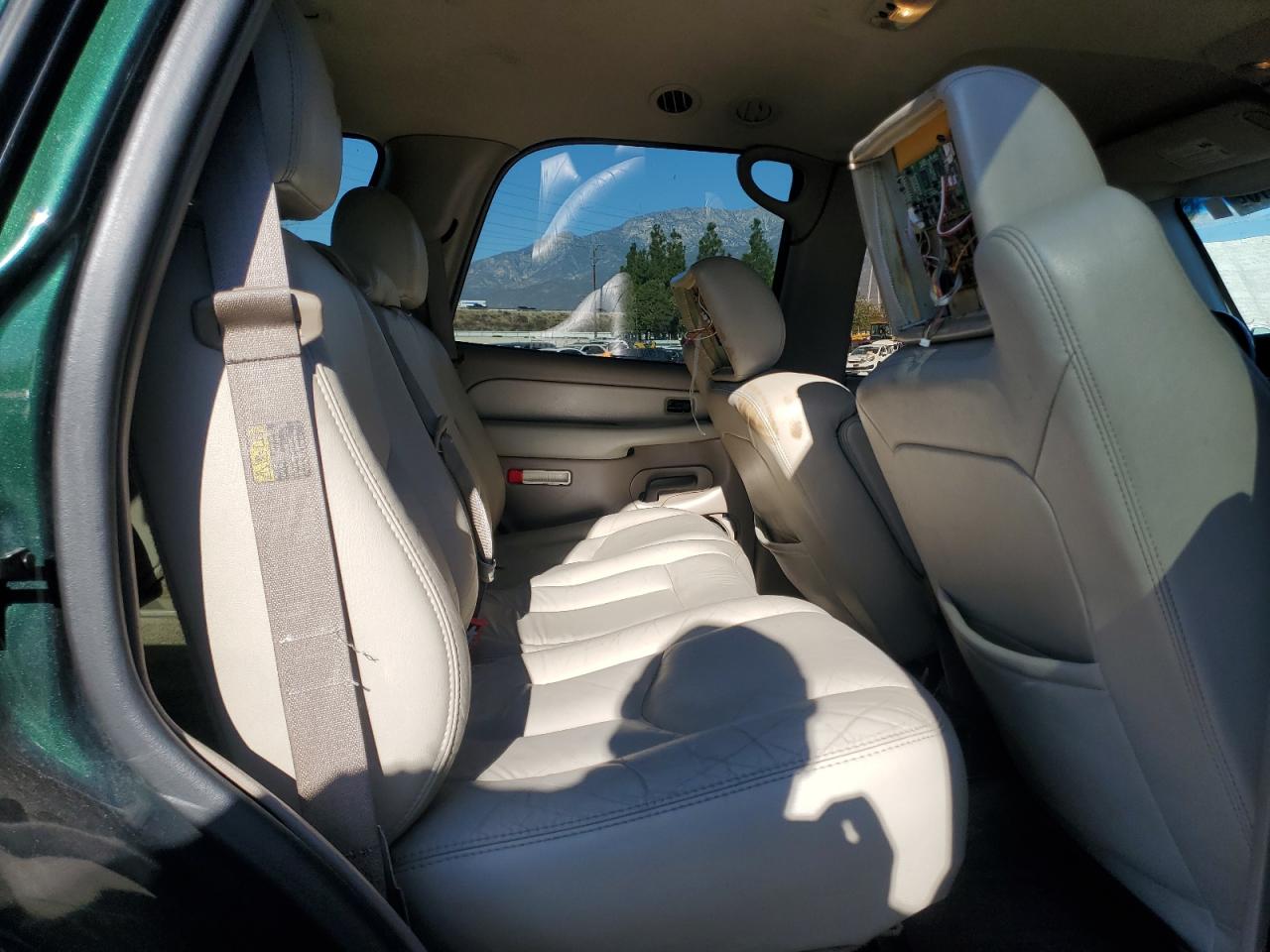 2003 Chevrolet Tahoe - Image 12