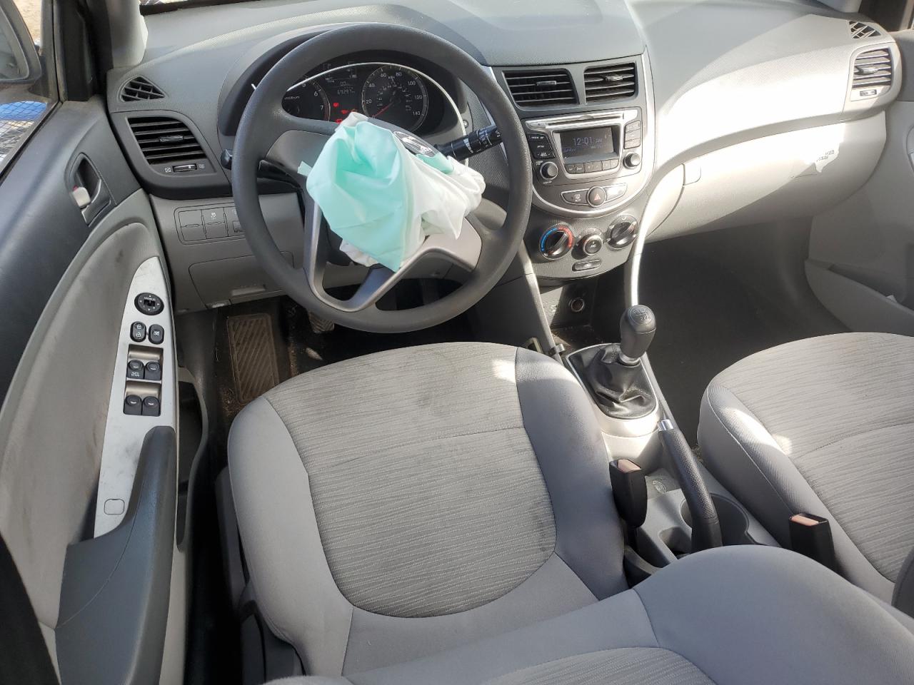 2016 Hyundai Accent - Image 8