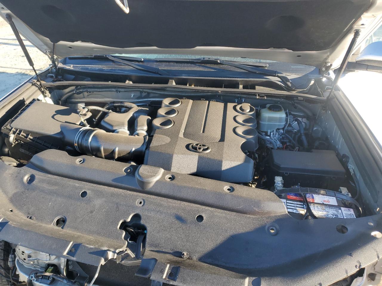 2015 Toyota 4Runner - Image 13