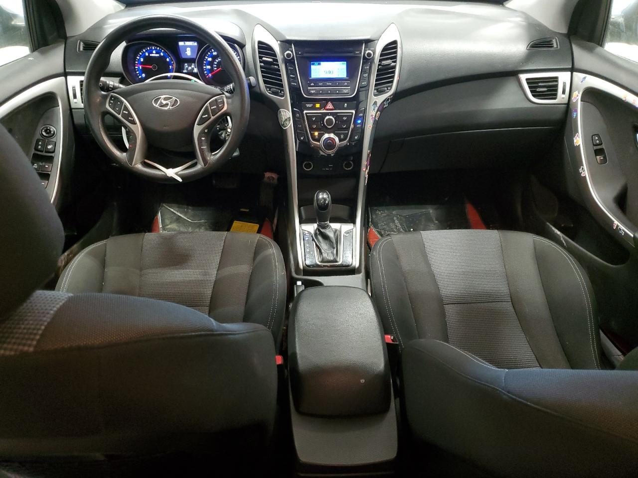 2016 Hyundai Elantra - Image 8